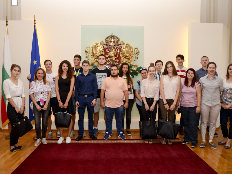 Лятна академия Лидери на бъдещето